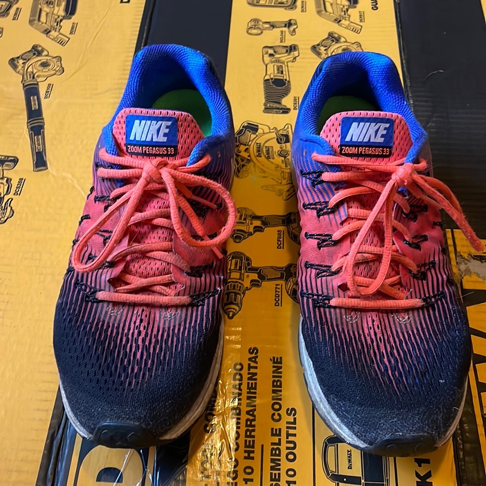 Nike zoom Pegasus 33 orange, blue,black, and white, men’s size 11